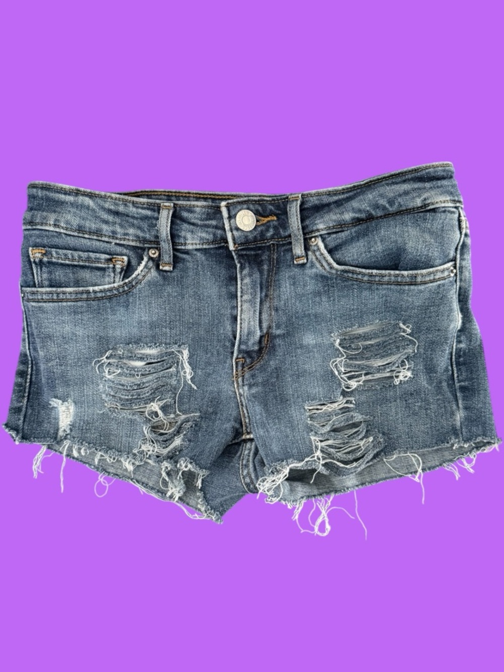 Perfectly Pre-Loved Distressed Levi Short Shorts 711 Skinny Size 27